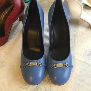 Gucci blue pump, new with self sole, size 7.5